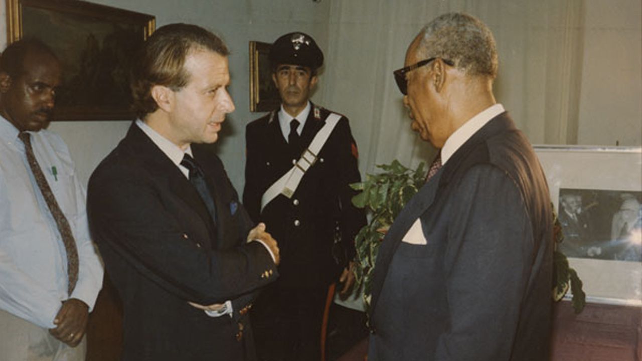 Claudio Pacifico article, All’Ambasciata italiana 
a Mogadiscio con 
il Presidente della Repubblica 
Somala Siad Barre